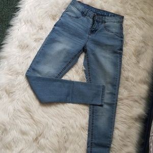 Mid rise light wash jegging